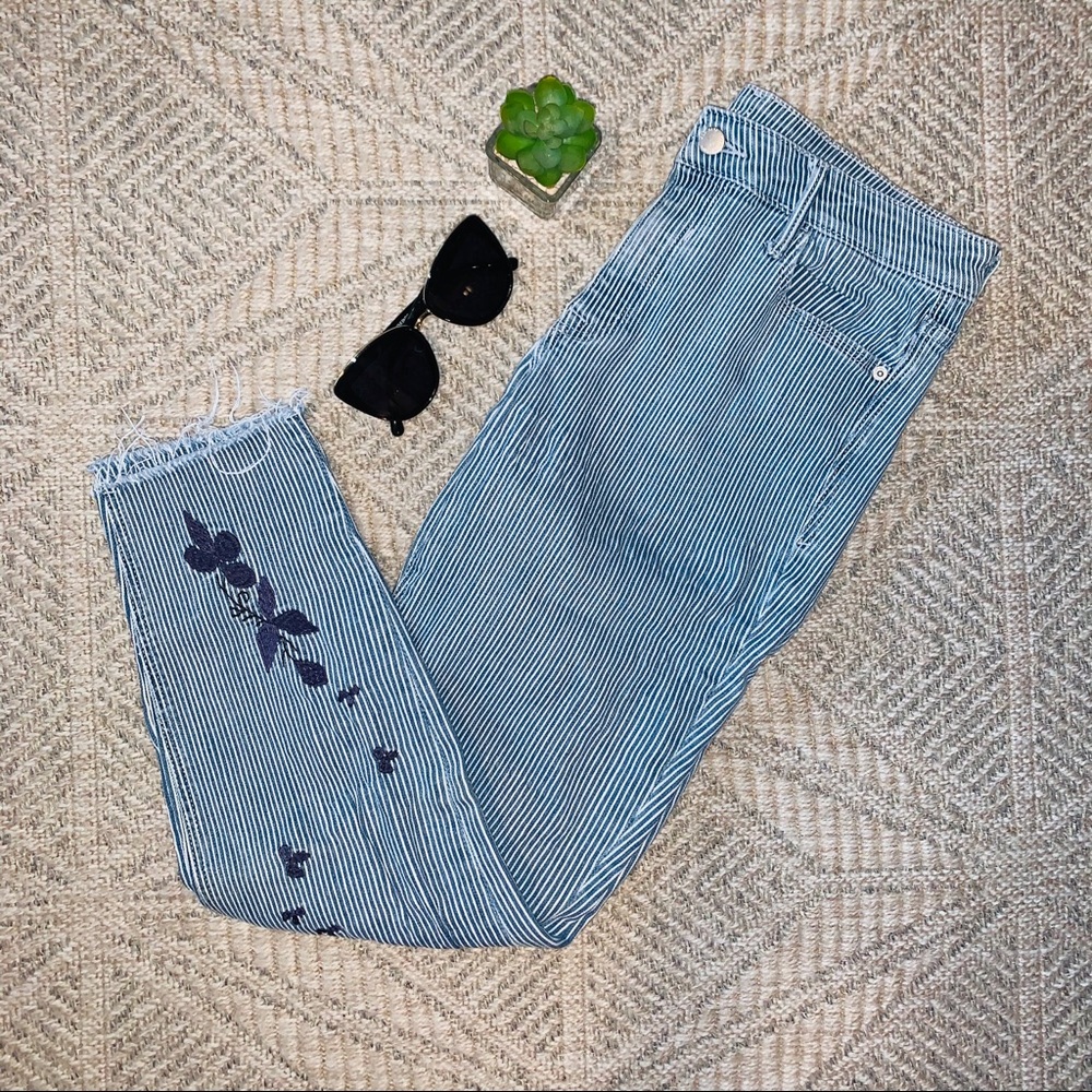 pinstripe jegging with flower embroidery